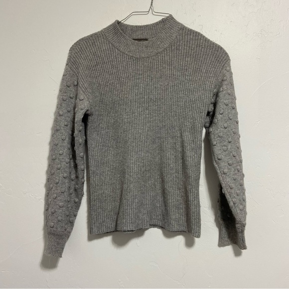 Vince Camuto Gray Sweater Pullover Crew Neck Women's Small Polka Dot Sleeves - Picture 1 of 5